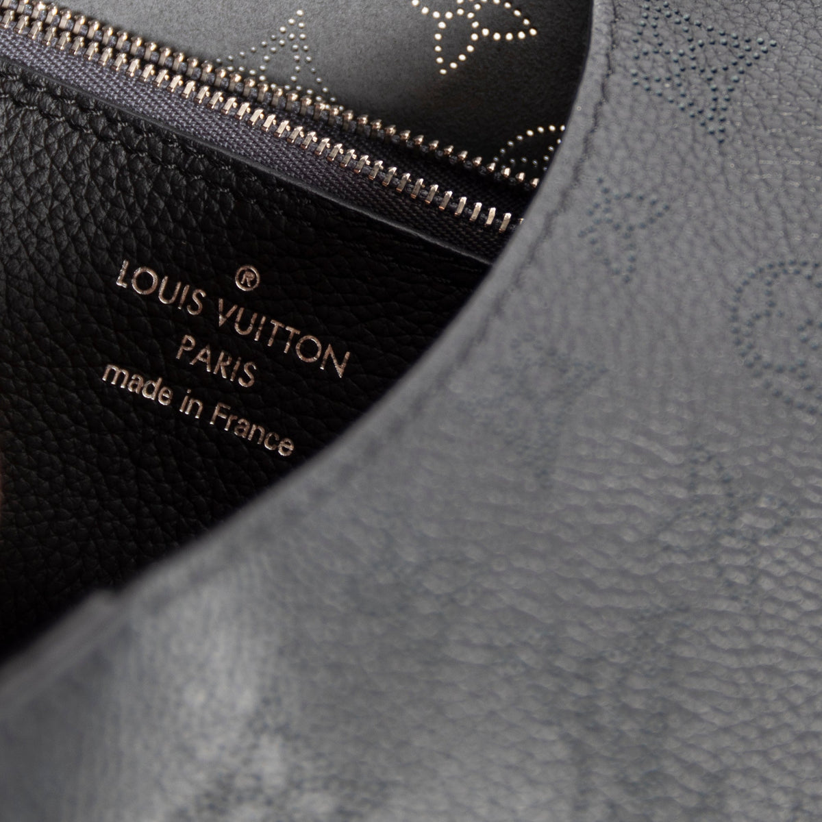 Louis Vuitton Monogram Mahina Carmel Hobo - Black Hobos
